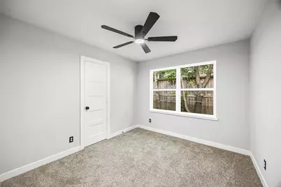 4626 Holly Street, Bellaire, TX 77401 - Photo 23