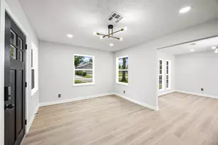 4626 Holly St, Bellaire, TX 77401 - Photo 27