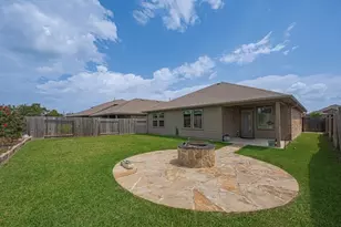 3923 Hawaiian Ct, Baytown, TX 77521 - Photo 7