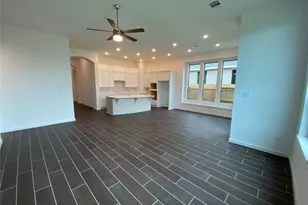 12343 Hackberry Dr, Mont Belvieu, TX 77523 - Photo 5