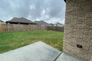 12343 Hackberry Dr, Mont Belvieu, TX 77523 - Photo 9