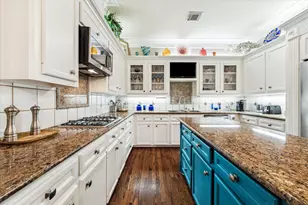 423 Marshall St, Houston, TX 77006 - Photo 7