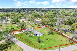 1220 Pecan St, Clute, TX 77531 - Photo 1