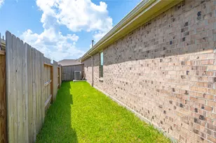 2805 Fountain Woods Dr, League City, TX 77573 - Photo 27
