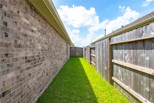 2805 Fountain Woods Dr, League City, TX 77573 - Photo 29