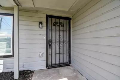 4223 Elmwood Street, Houston, TX 77051 - Photo 9