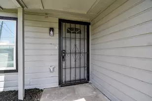 4223 Elmwood St, Houston, TX 77051 - Photo 9