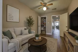 39 Regency Pt, Conroe, TX 77356 - Photo 9