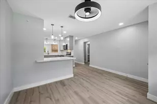 17 Oldstream Ct, The Woodlands, TX 77381 - Photo 11