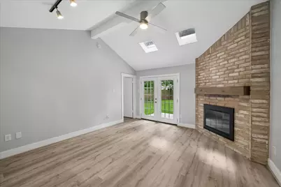 17 Oldstream Court, The Woodlands, TX 77381 - Photo 7