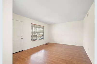 2828 61st Street #202, Galveston, TX 77551 - Photo 3