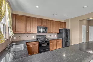 1615 Bel Riposo Ln, League City, TX 77573 - Photo 9