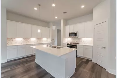 10289 S Goshawk Trail, Conroe, TX 77385 - Photo 13