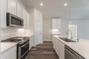 10289 S Goshawk Trl, Conroe, TX 77385 - Photo 11