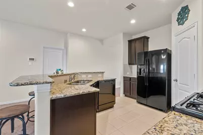 12601 South Shore Drive, Texas City, TX 77568 - Photo 9