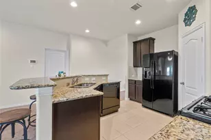 12601 S Shore Dr, Texas City, TX 77568 - Photo 9