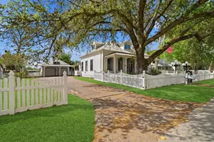 705 College St, Montgomery, TX 77356 - Photo 5