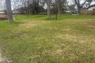 9201 Fulton St, Houston, TX 77022 - Photo 5