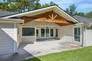 10323 Pine Forest Rd, Houston, TX 77042 - Photo 23