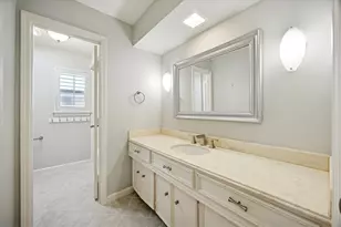 10323 Pine Forest Rd, Houston, TX 77042 - Photo 19