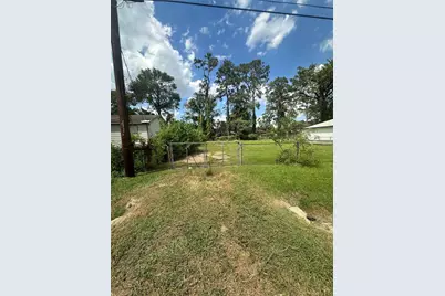 8213 Flintridge Drive, Houston, TX 77028 - Photo 3