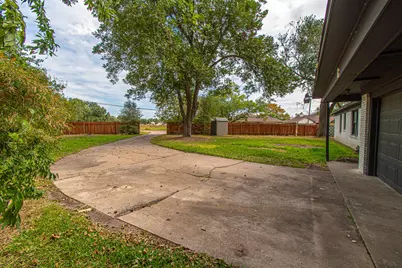 8 Coronado Circle, La Marque, TX 77568 - Photo 31
