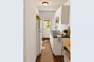 1 Sidney Street #3, Houston, TX 77003 - Photo 5