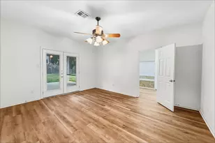 10917 Spruce Dr S, La Porte, TX 77571 - Photo 7