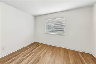 10917 Spruce Dr S, La Porte, TX 77571 - Photo 17