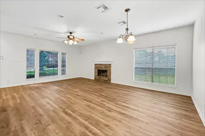 10917 Spruce Drive S, La Porte, TX 77571 - Photo 5