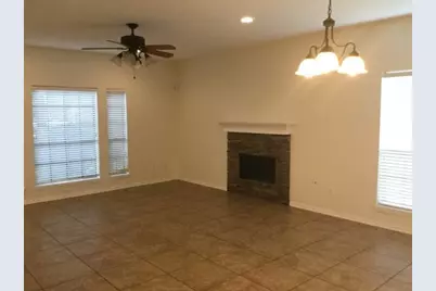 10917 Spruce Drive S, La Porte, TX 77571 - Photo 5