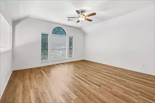 10917 Spruce Dr S, La Porte, TX 77571 - Photo 11