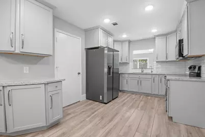31 S Summer Star Court, The Woodlands, TX 77380 - Photo 9