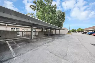 1701 Upland Dr, Houston, TX 77043 - Photo 19