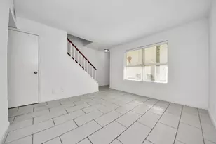 1701 Upland Dr, Houston, TX 77043 - Photo 13