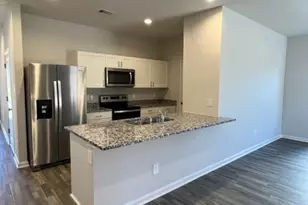 417 Del Monte Dr, Huntsville, TX 77320 - Photo 3