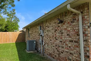 6934 Tara Dr, Richmond, TX 77469 - Photo 3