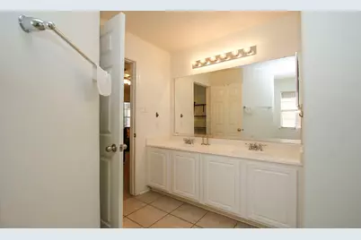 191 N Burberry Park Circle, The Woodlands, TX 77382 - Photo 21