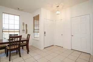 191 N Burberry Park Cir, The Woodlands, TX 77382 - Photo 7