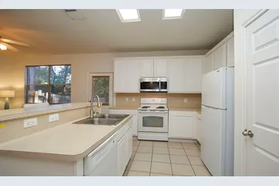 191 N Burberry Park Circle, The Woodlands, TX 77382 - Photo 9
