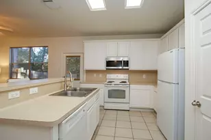 191 N Burberry Park Cir, The Woodlands, TX 77382 - Photo 9