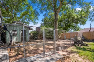 2411 Orange St, Waller, TX 77484 - Photo 35
