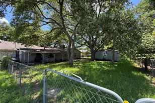 2000 Kirk Dr, Brenham, TX 77833 - Photo 9