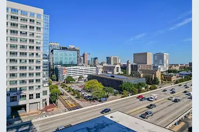 2016 Main Street #903, Houston, TX 77002 - Photo 3