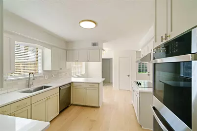 5707 Ash Oak Drive, Houston, TX 77091 - Photo 9
