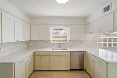 5707 Ash Oak Drive, Houston, TX 77091 - Photo 11