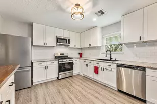 1906 12th St, Hempstead, TX 77445 - Photo 13