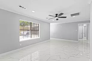 638 Cleo St, Fresno, TX 77545 - Photo 9