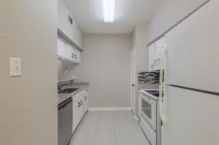 8100 Cambridge St, Houston, TX 77054 - Photo 9