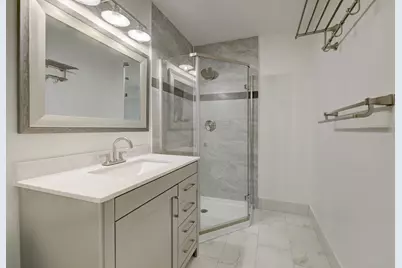 6326 Chevy Chase Drive #13, Houston, TX 77057 - Photo 9